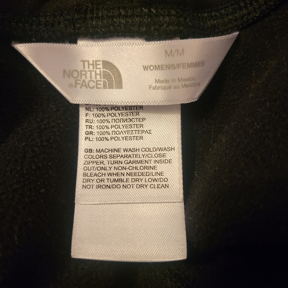 The North Face Women's Black Capri Joggers. Size M - Picture 3 of 5